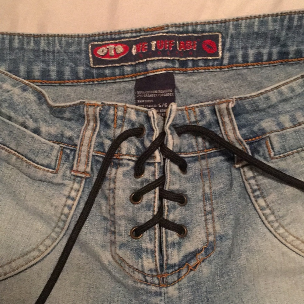 Shorts - Picture 3 of 3